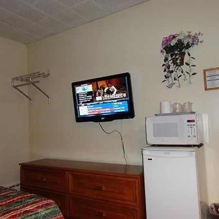 Hillside Inn بيمبروك الغرفة الصورة