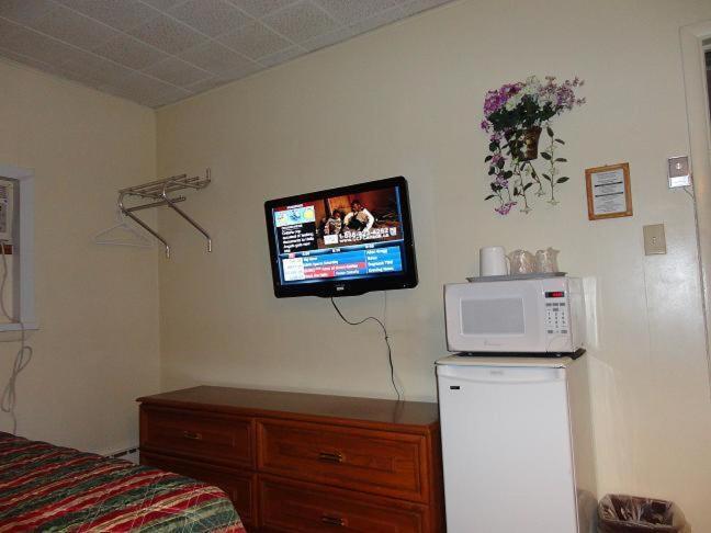 Hillside Inn بيمبروك الغرفة الصورة
