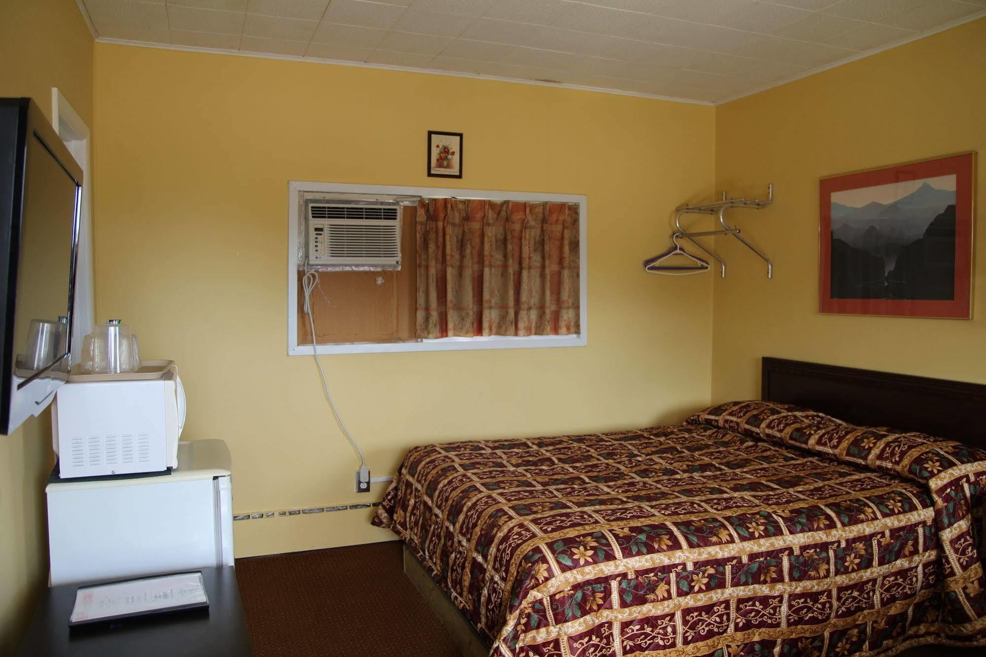 Hillside Inn بيمبروك المظهر الخارجي الصورة