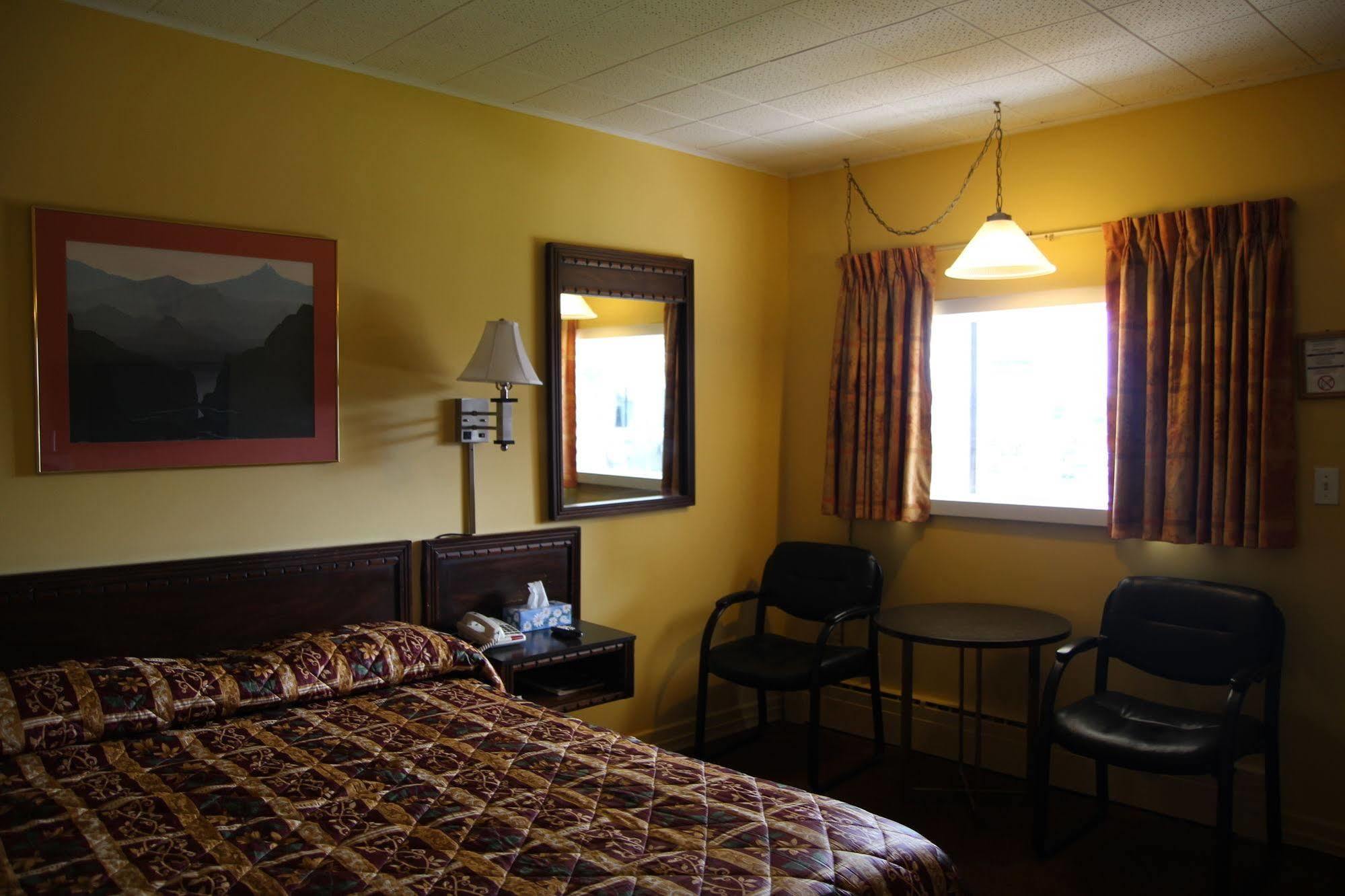 Hillside Inn بيمبروك المظهر الخارجي الصورة