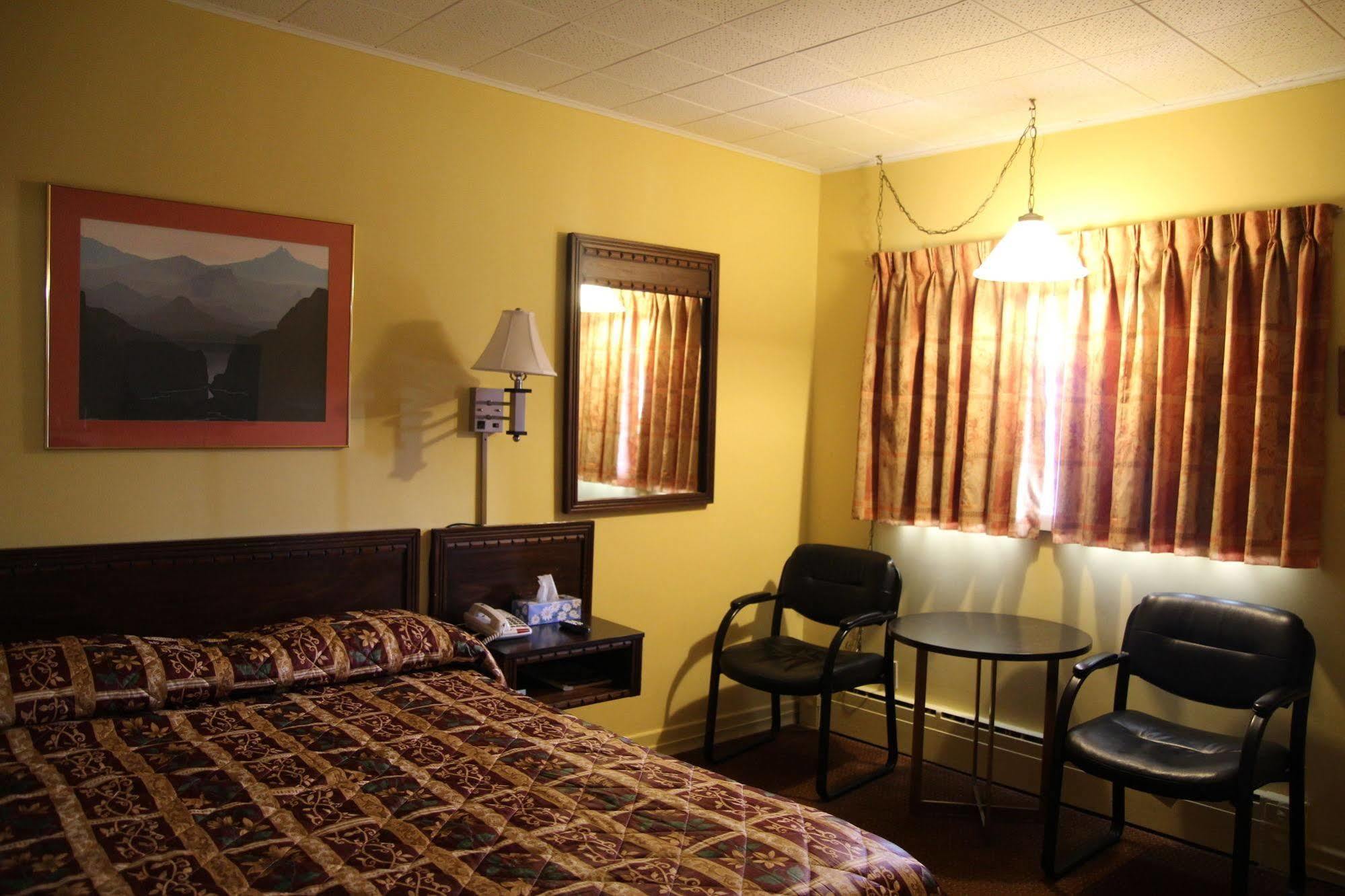Hillside Inn بيمبروك المظهر الخارجي الصورة