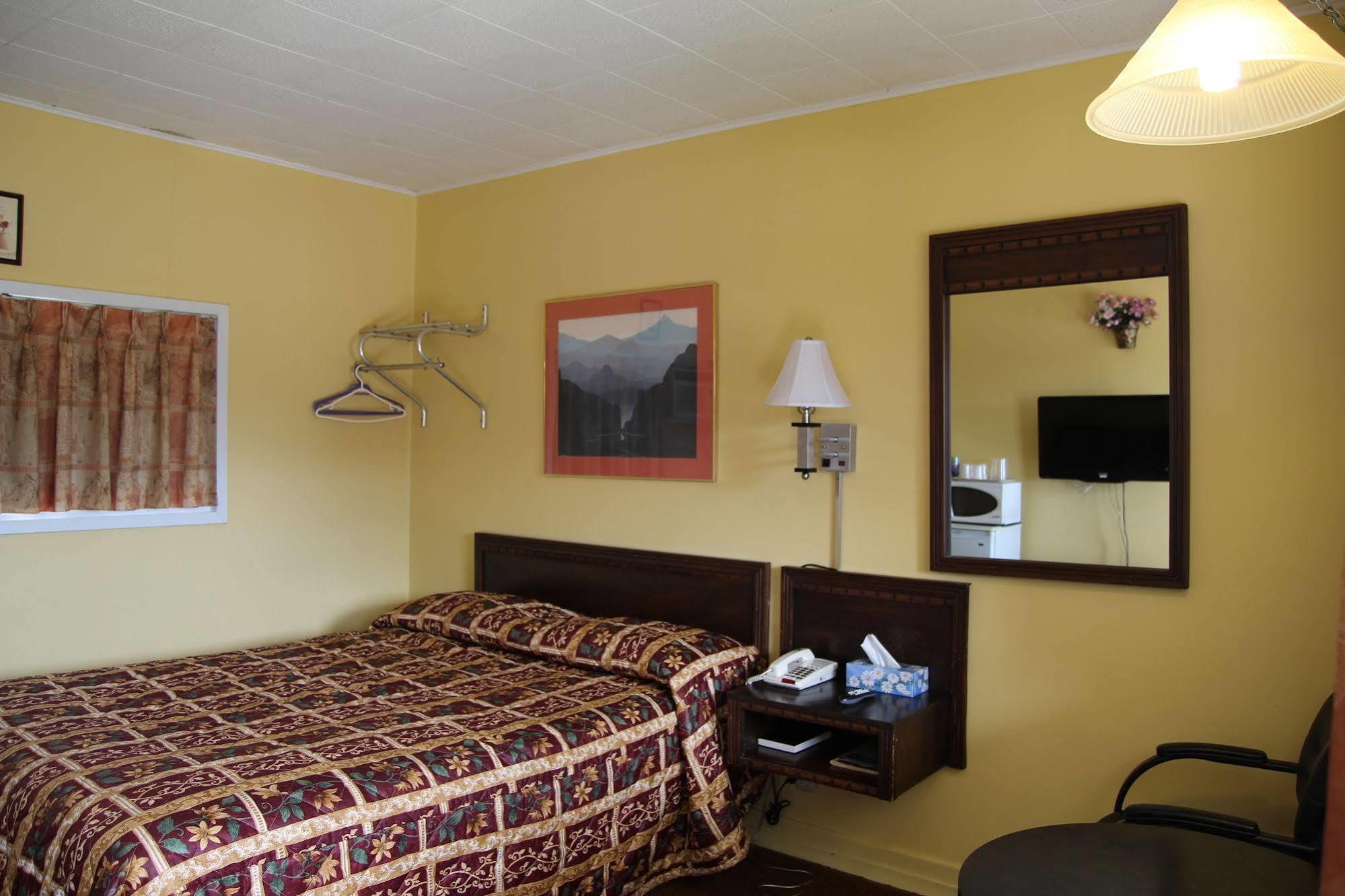 Hillside Inn بيمبروك المظهر الخارجي الصورة